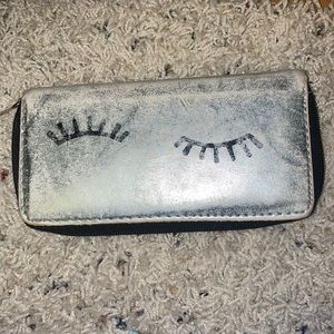COPY (found after I lost it )- Silver eyelash wallet